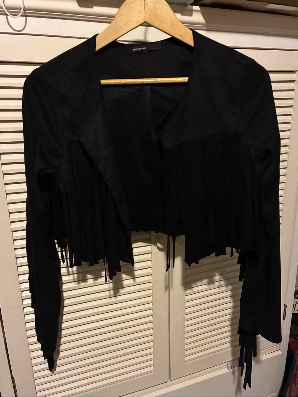 Love Culture Black Cropped Fringe Faux Suede Jacket. Best for Size Small